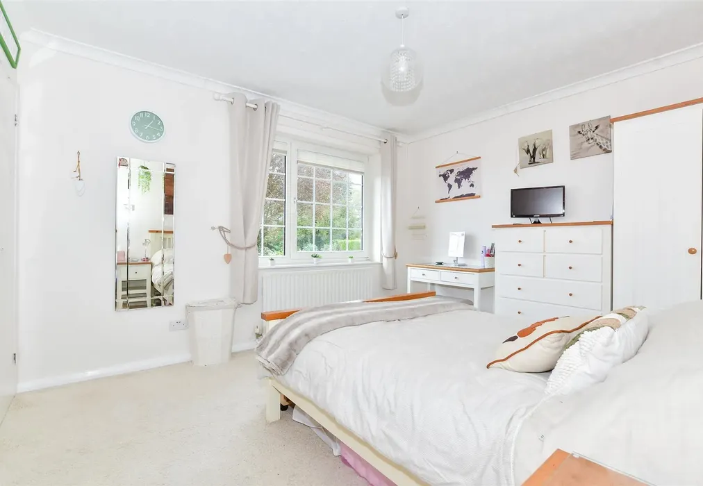 Bedroom 3 - Butchers Lane, Mereworth, Maidstone, Kent - Wards of Kent