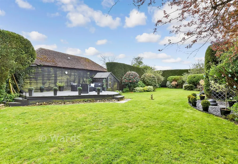 Rear Garden - Butchers Lane, Mereworth, Maidstone, Kent - Wards of Kent