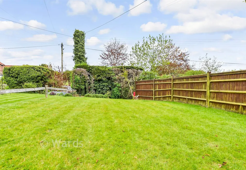 Front Garden - Butchers Lane, Mereworth, Maidstone, Kent - Wards of Kent
