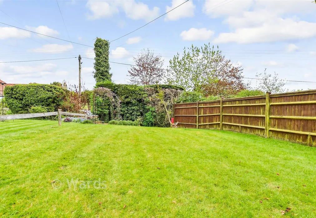 Front Garden - Butchers Lane, Mereworth, Maidstone, Kent - Wards of Kent