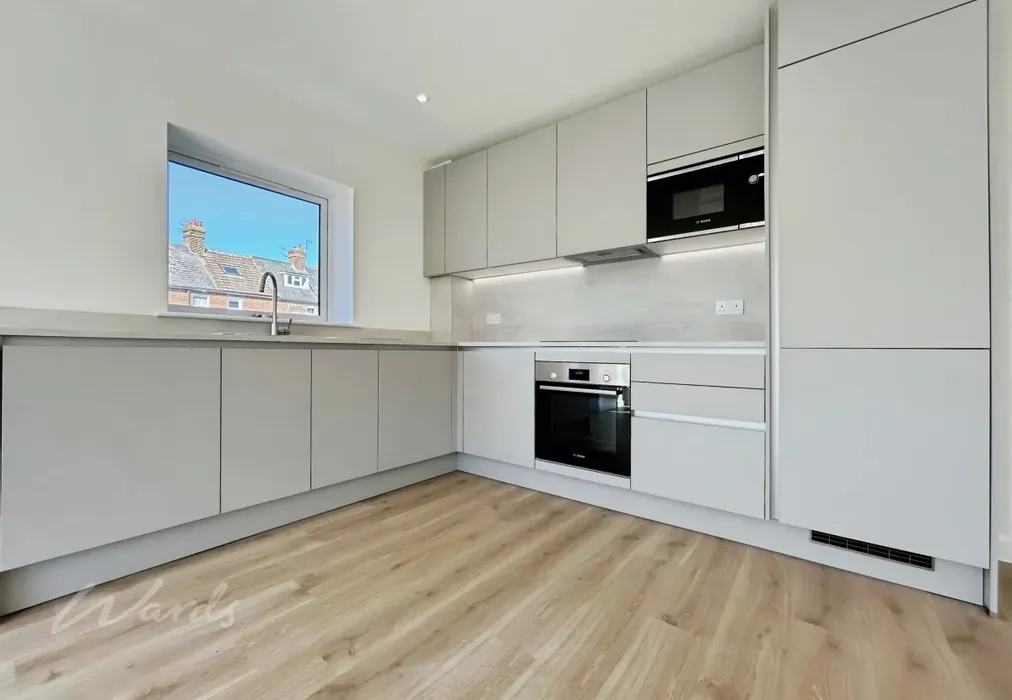 kitchen - Station Road Paddock Wood TN12 - Wards of Kent