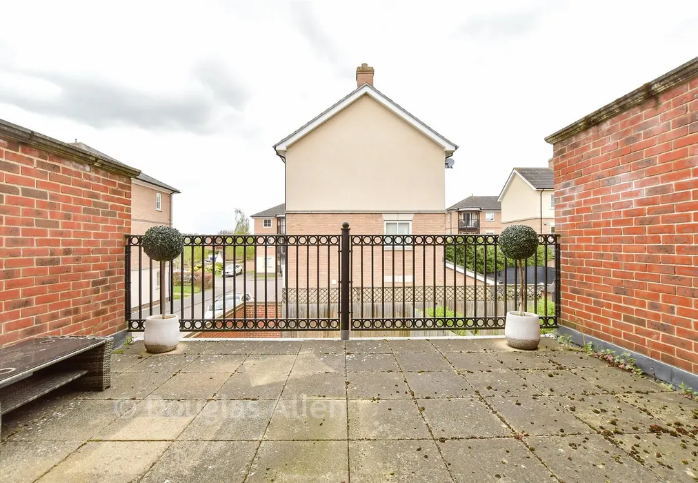 Balcony - Mowbray Close, Epping, Essex - Wards of Kent