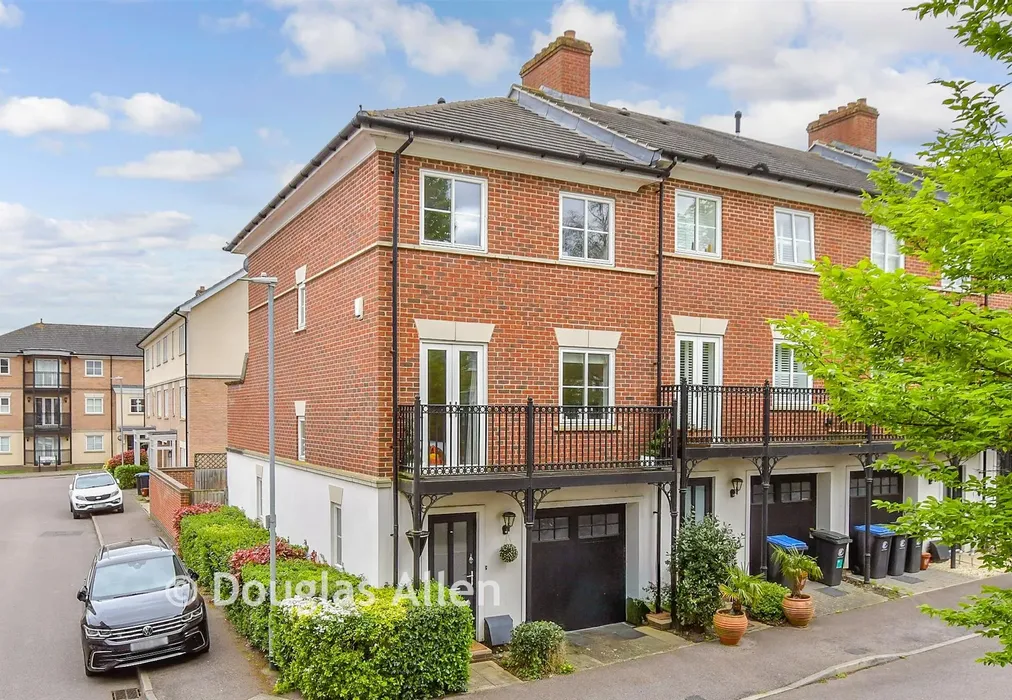 External (Web) - Mowbray Close, Epping, Essex - Wards of Kent