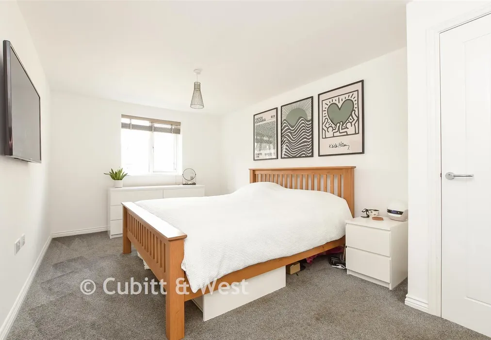 Bedroom 1 - Westvale Road, Horley, Surrey - Wards of Kent