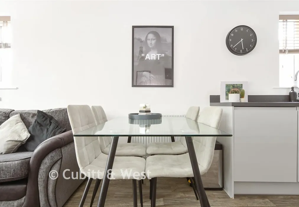 Internal Lifestyle Photograph - Westvale Road, Horley, Surrey - Wards of Kent