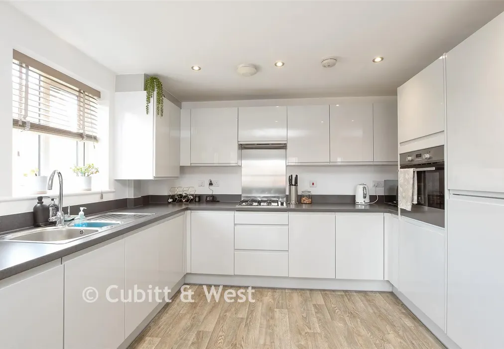 Kitchen Lounge/Diner - Westvale Road, Horley, Surrey - Wards of Kent