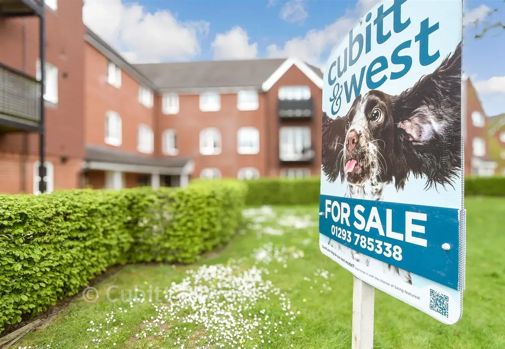 External Lifestyle Photograph - Westvale Road, Horley, Surrey - Wards of Kent