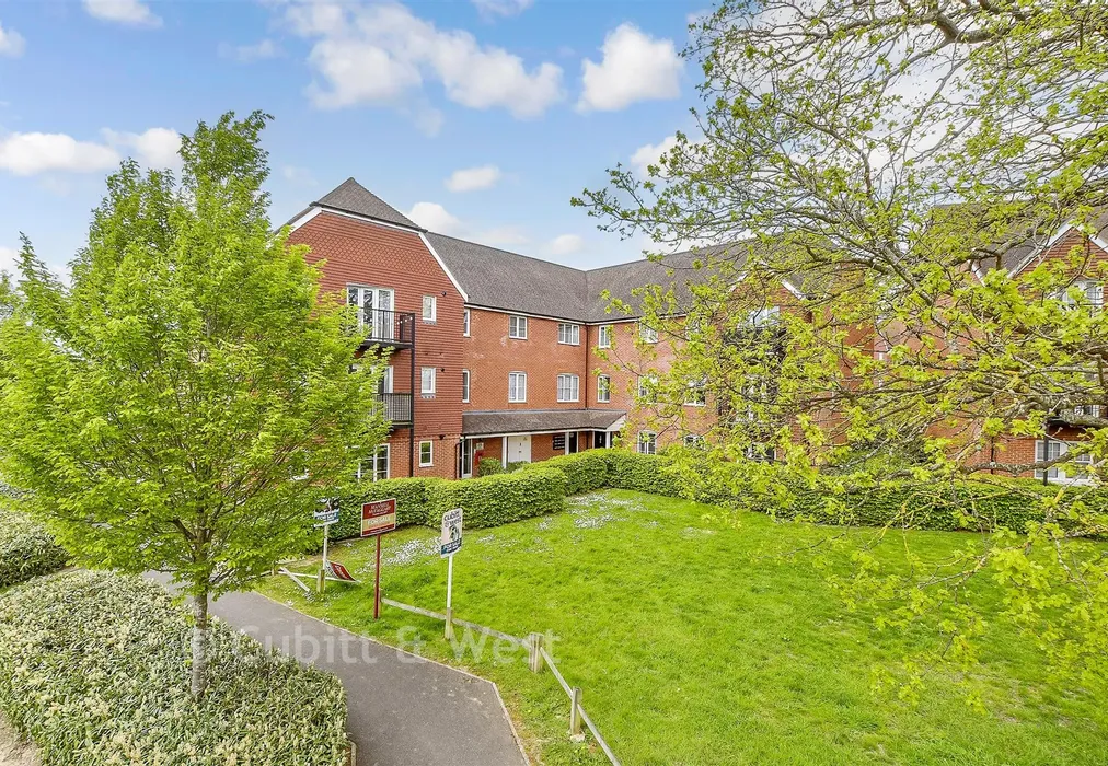 External (Web) - Westvale Road, Horley, Surrey - Wards of Kent