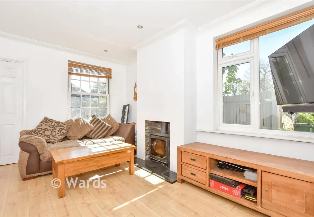 Lounge - Weavering Street, Weavering, Kent - Wards of Kent