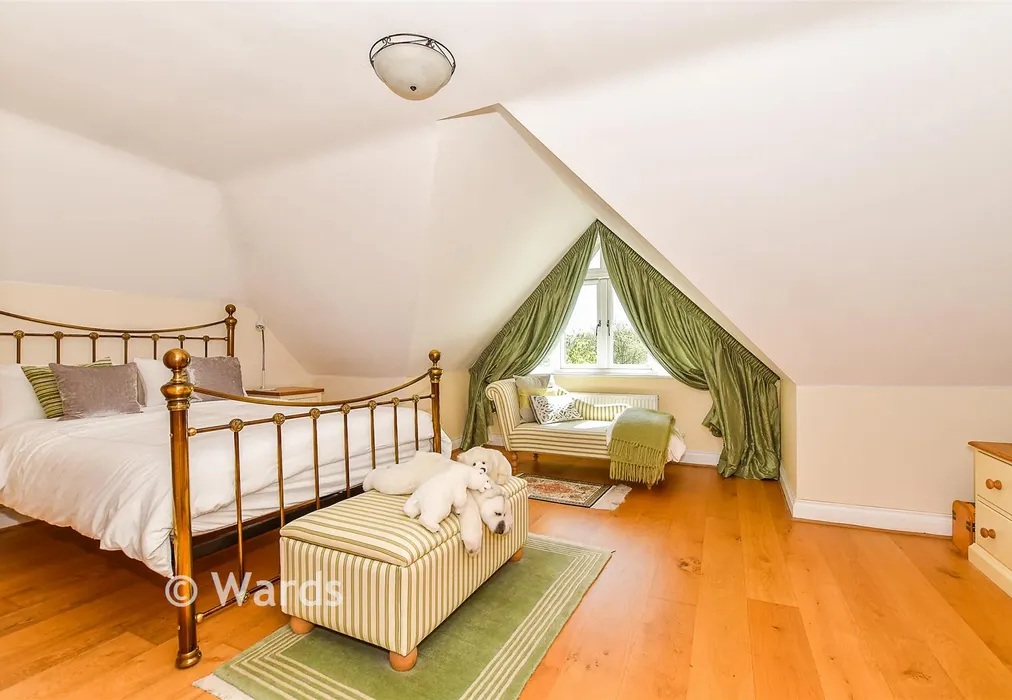 Bedroom 1 - Kings Road, Tonbridge, Kent - Wards of Kent