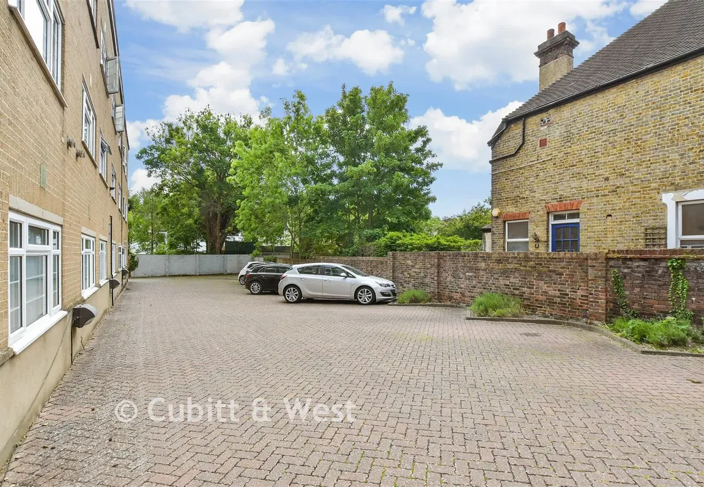 Driveway/Parking - Brighton Road, Purley, Surrey - Wards of Kent