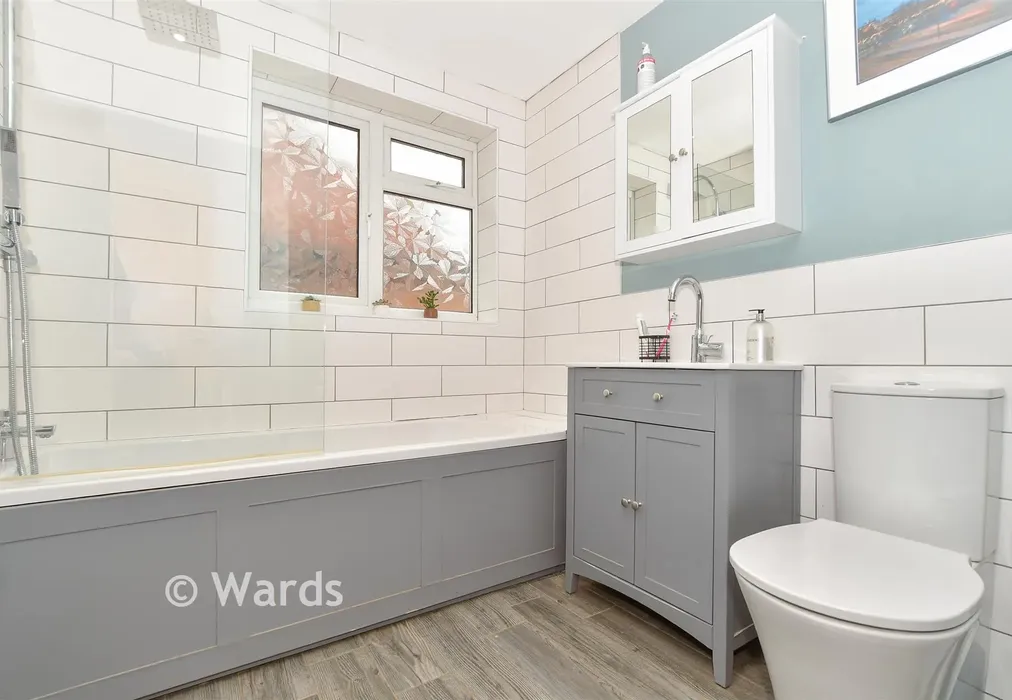 Bathroom - Ghyllside Road, Northiam, Rye, East Sussex - Wards of Kent