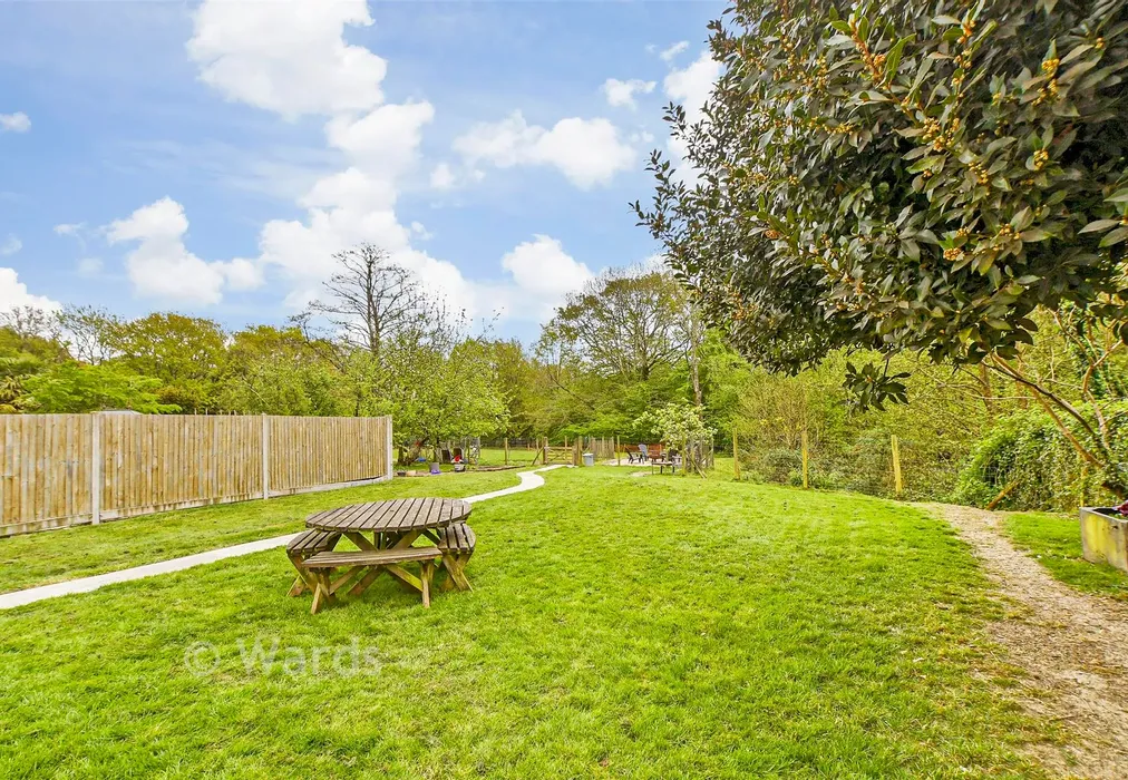 Rear Garden - Ghyllside Road, Northiam, Rye, East Sussex - Wards of Kent