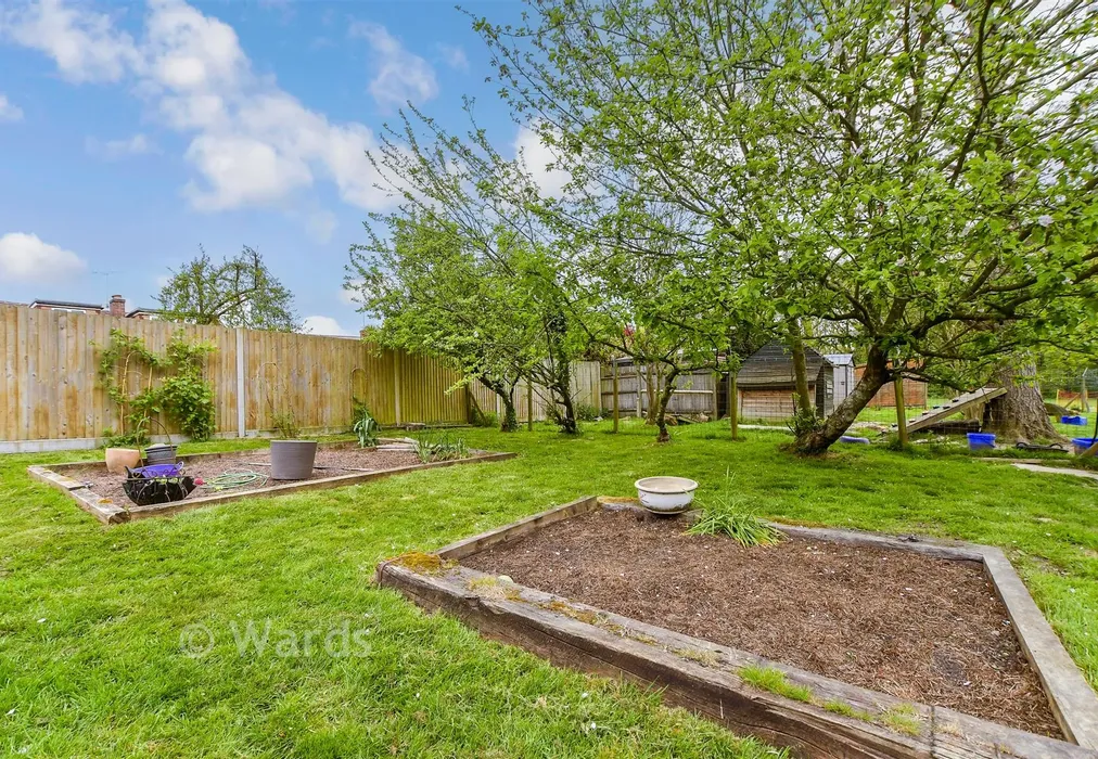 Rear Garden - Ghyllside Road, Northiam, Rye, East Sussex - Wards of Kent