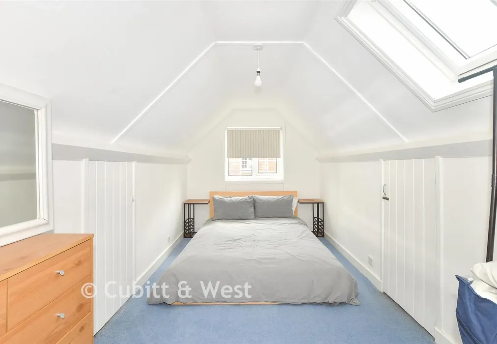 Bedroom 4 - Hempstead Lane, Uckfield, East Sussex - Wards of Kent