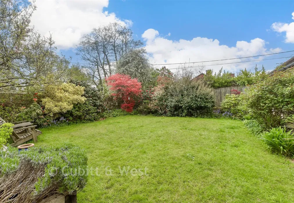 Front Garden - Hempstead Lane, Uckfield, East Sussex - Wards of Kent