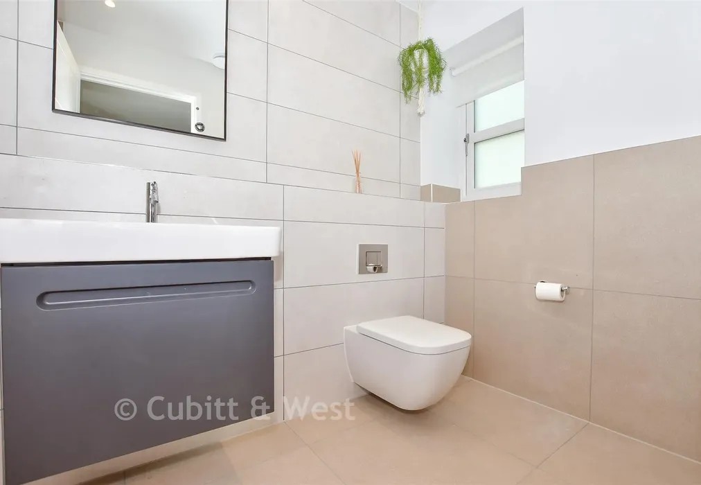 En-Suite Shower Room - Prospect House, Outwood Lane, Chipstead, Surrey - Wards of Kent