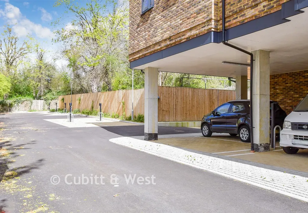 Driveway/Parking - Prospect House, Outwood Lane, Chipstead, Surrey - Wards of Kent