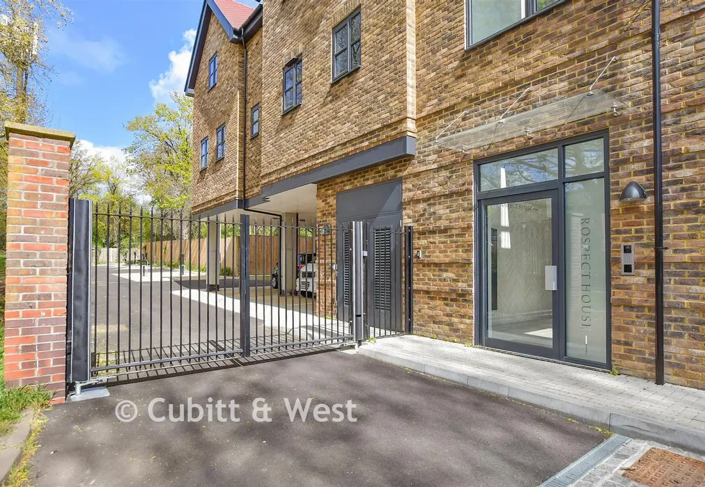 Driveway/Parking - Prospect House, Outwood Lane, Chipstead, Surrey - Wards of Kent