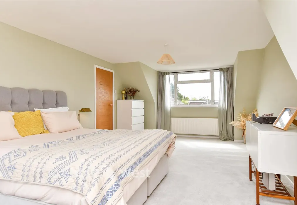 Bedroom 1 - The Brow, Woodingdean, Brighton, East Sussex - Wards of Kent