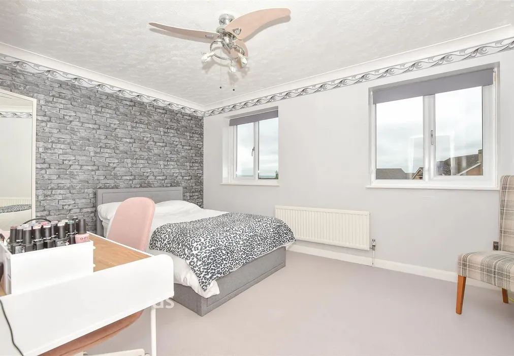 Bedroom 1 - Hazelwood Drive, Maidstone, Kent - Wards of Kent