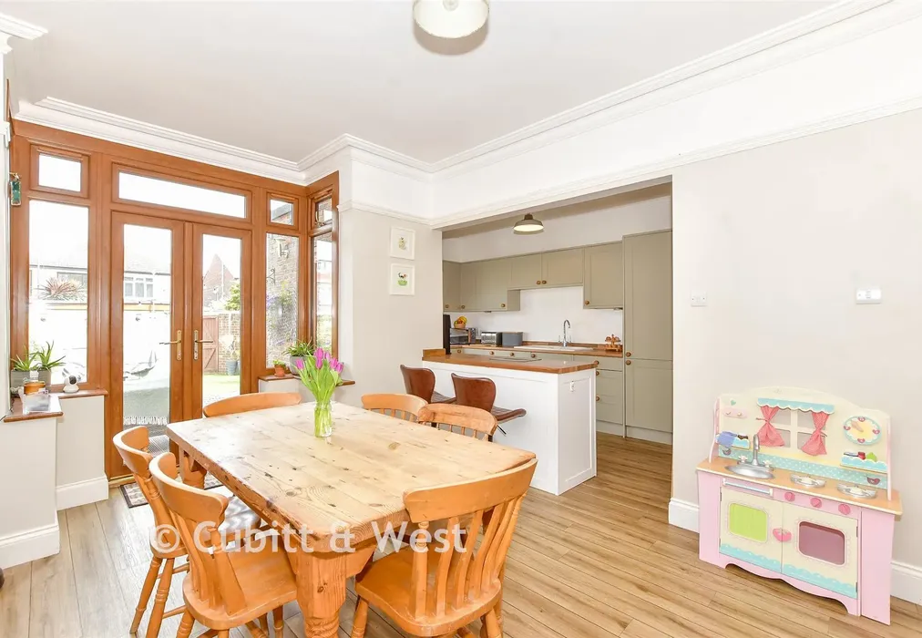 Dining Area - Kirby Road, Portsmouth, Hampshire - Wards of Kent