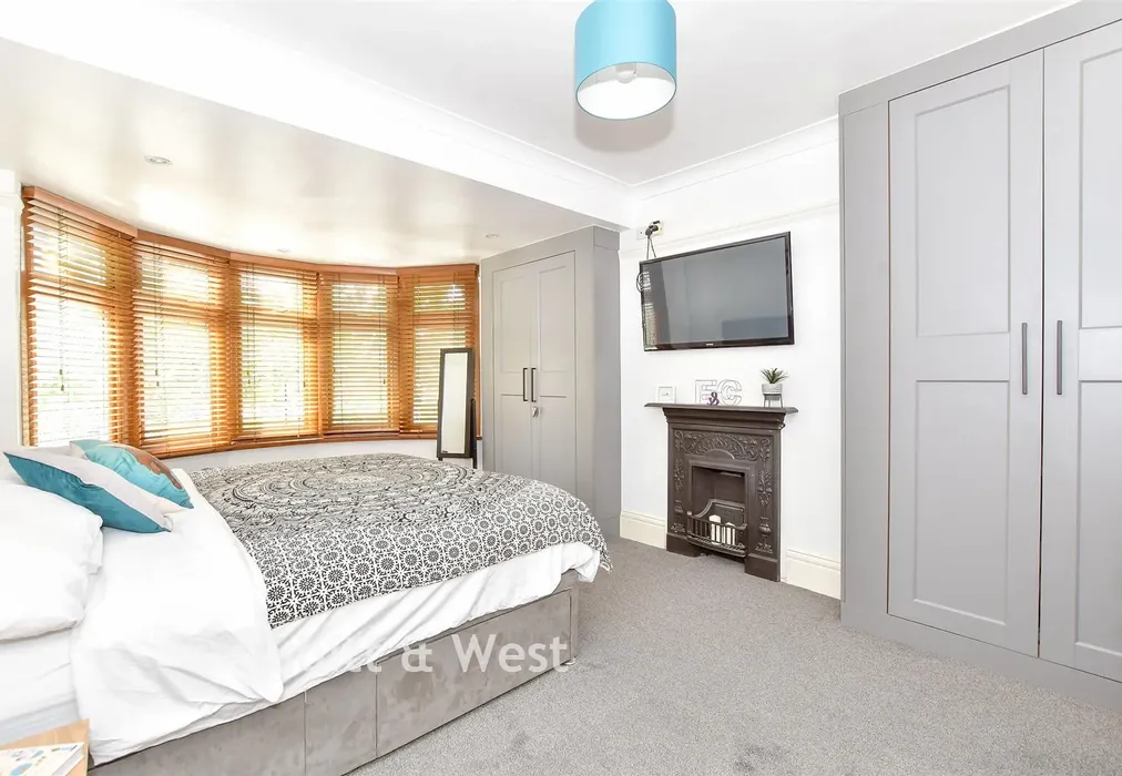 Bedroom 1 - Kirby Road, Portsmouth, Hampshire - Wards of Kent