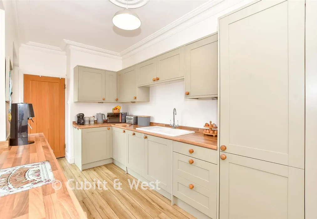 Kitchen - Kirby Road, Portsmouth, Hampshire - Wards of Kent