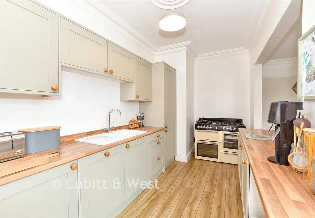 Kitchen - Kirby Road, Portsmouth, Hampshire - Wards of Kent