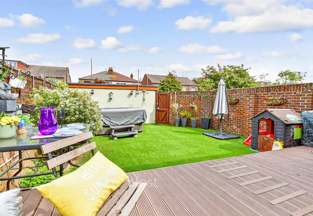 Rear Garden - Kirby Road, Portsmouth, Hampshire - Wards of Kent
