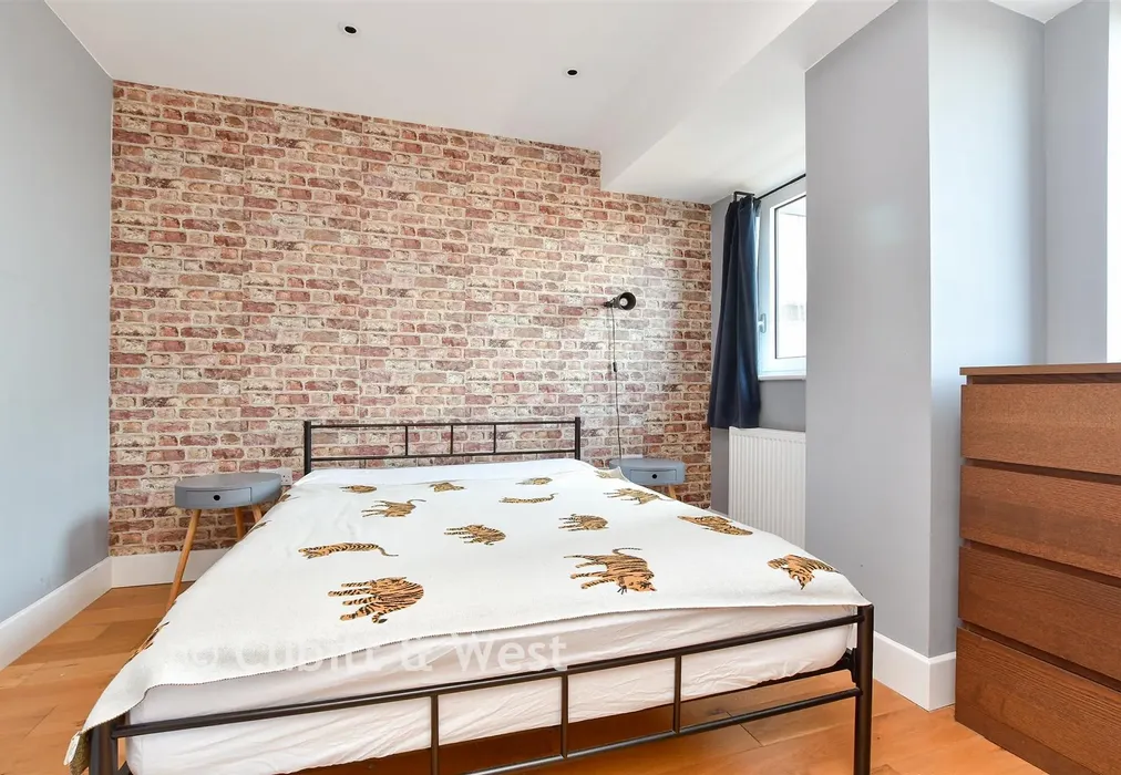 Bedroom - Edridge Road, Croydon, Surrey - Wards of Kent