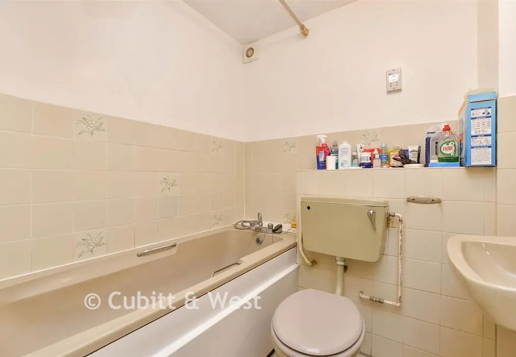 Bathroom - Parry Road, London - Wards of Kent