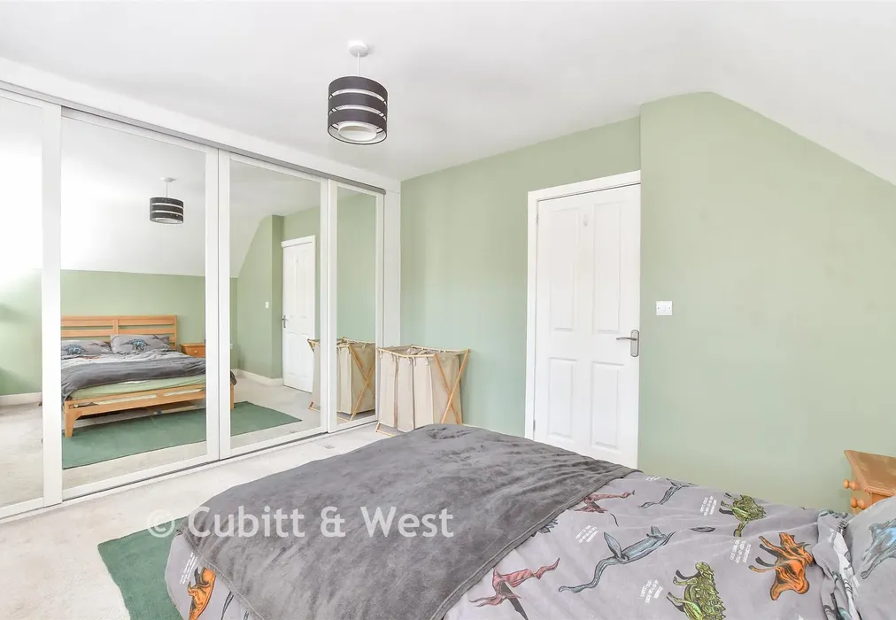 Bedroom 1 - Eastney Farm Road, Southsea, Hampshire - Wards of Kent