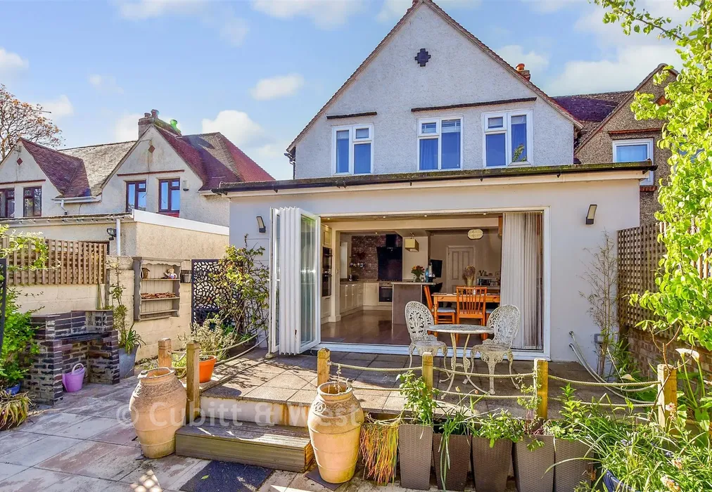 External Lifestyle Photograph - Eastney Farm Road, Southsea, Hampshire - Wards of Kent