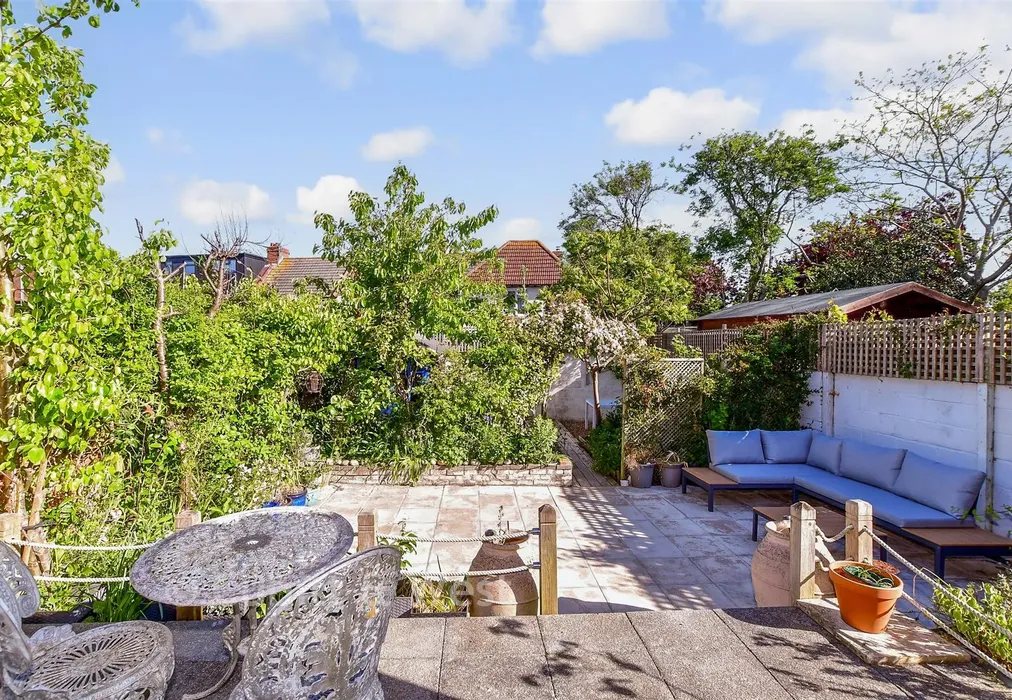 Rear Garden - Eastney Farm Road, Southsea, Hampshire - Wards of Kent