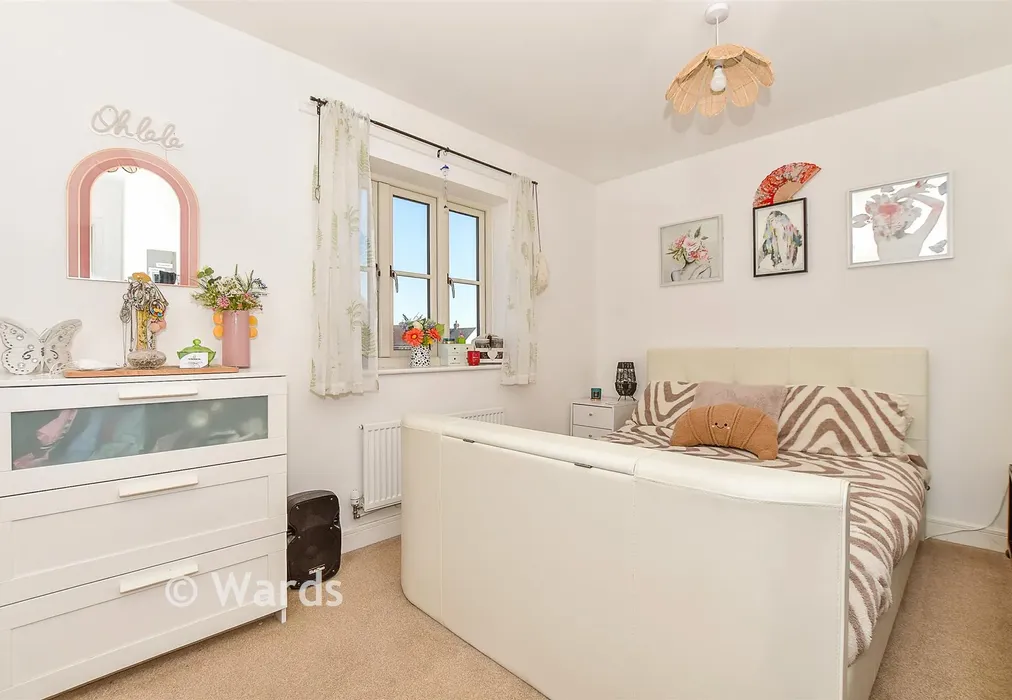 Bedroom 1 - Halden Field, Rolvenden, Cranbrook, Kent - Wards of Kent