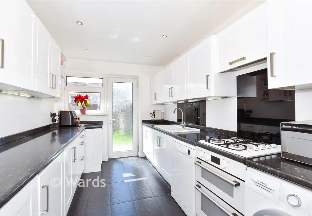 Kitchen - Merton Road, Bearsted, Maidstone, Kent - Wards of Kent