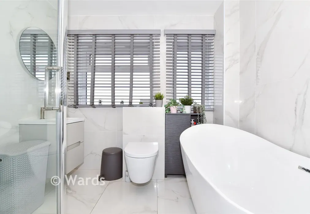 Bathroom - Merton Road, Bearsted, Maidstone, Kent - Wards of Kent