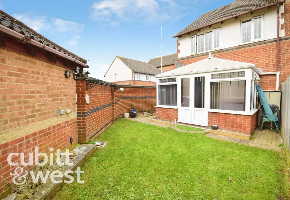  - AVAILABLE WITH NO DEPOSIT Althorpe Drive Portsmouth PO3 - Wards of Kent