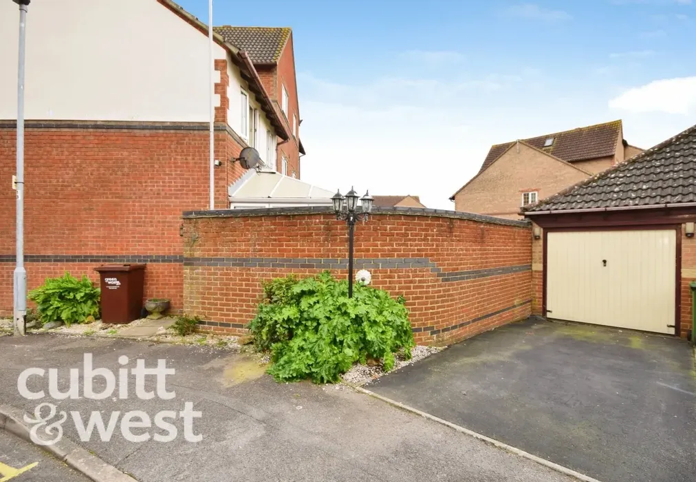  - AVAILABLE WITH NO DEPOSIT Althorpe Drive Portsmouth PO3 - Wards of Kent