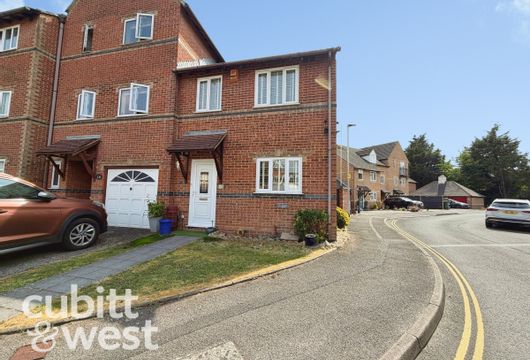 DEPOSIT ALTERNATIVE AVAILABLE Althorpe Drive Portsmouth PO3 - Wards of Kent
