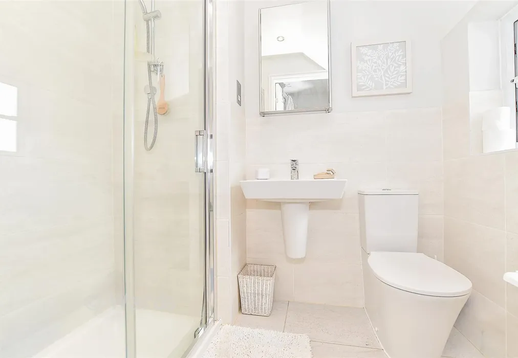 En-Suite Shower Room - Great Threads, Staplehurst, Kent - Wards of Kent