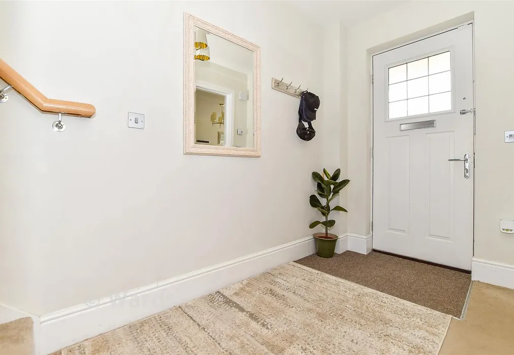Hallway - Great Threads, Staplehurst, Kent - Wards of Kent