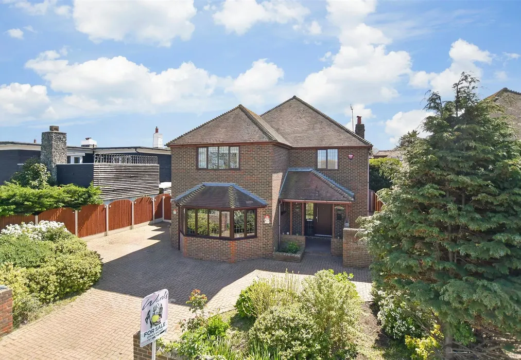 External (Web) - Epple Bay Avenue, Birchington, Kent - Wards of Kent