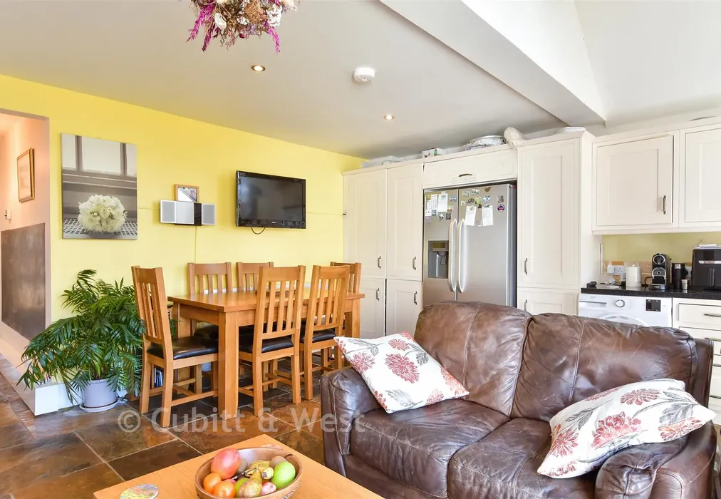 Kitchen/ Lounge/ Diner - Keymer Avenue, Peacehaven, East Sussex - Wards of Kent