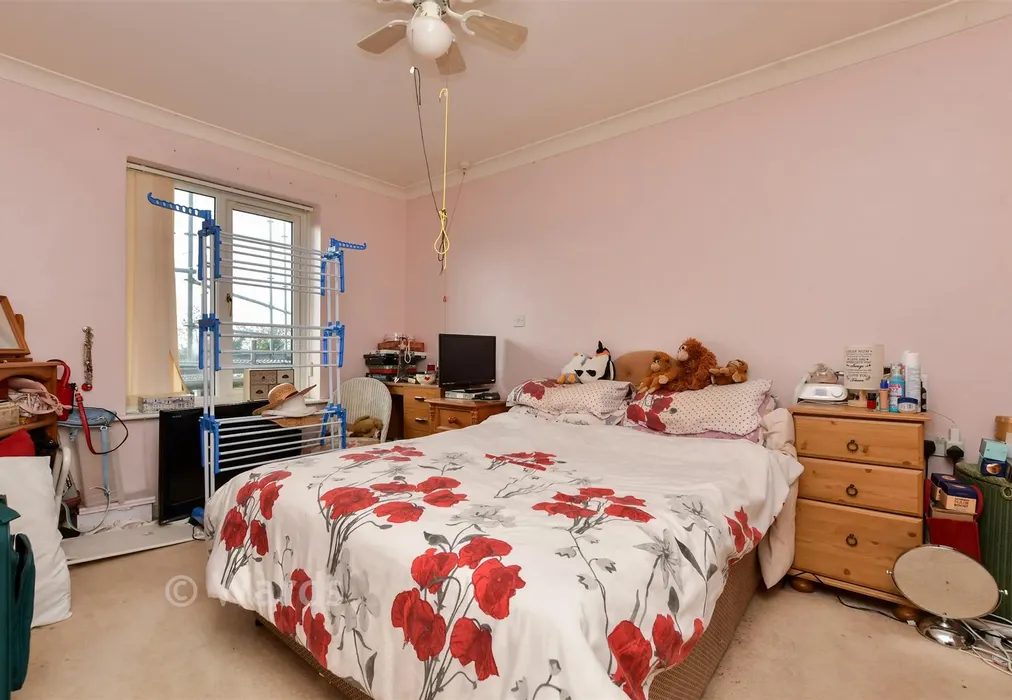 Bedroom 1 - Lyell Road, Birchington, Kent - Wards of Kent
