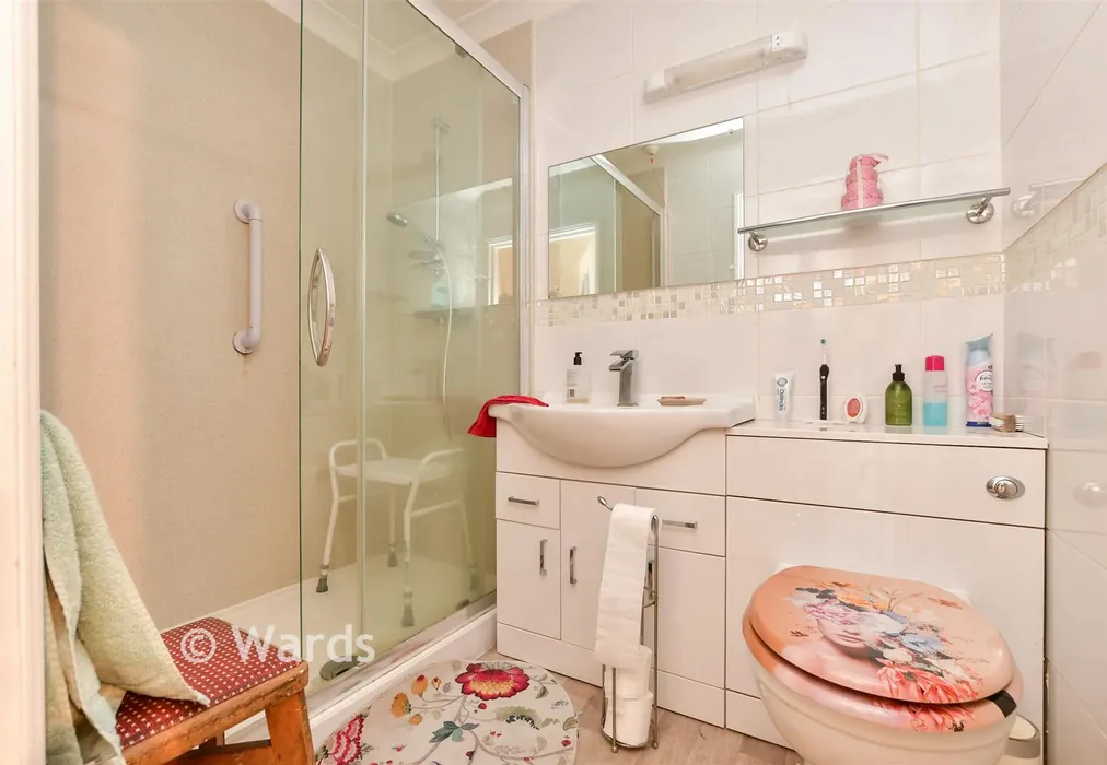 Shower Room - Lyell Road, Birchington, Kent - Wards of Kent