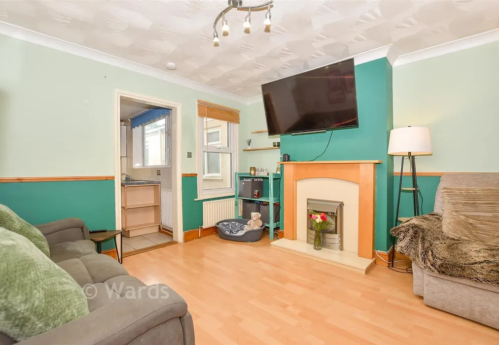 Lounge - Malling Road, Snodland, Kent, Kent - Wards of Kent