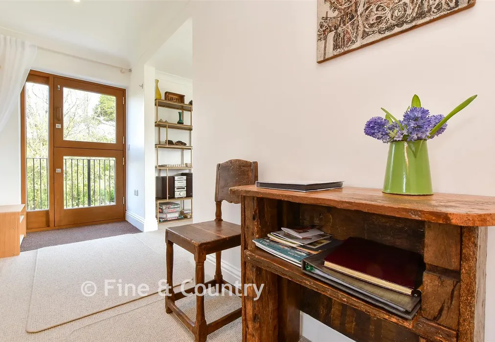 Internal Lifestyle Photograph - York Avenue, East Cowes, Isle of Wight - Wards of Kent