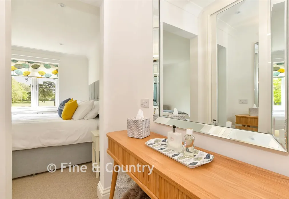 Internal Lifestyle Photograph - York Avenue, East Cowes, Isle of Wight - Wards of Kent